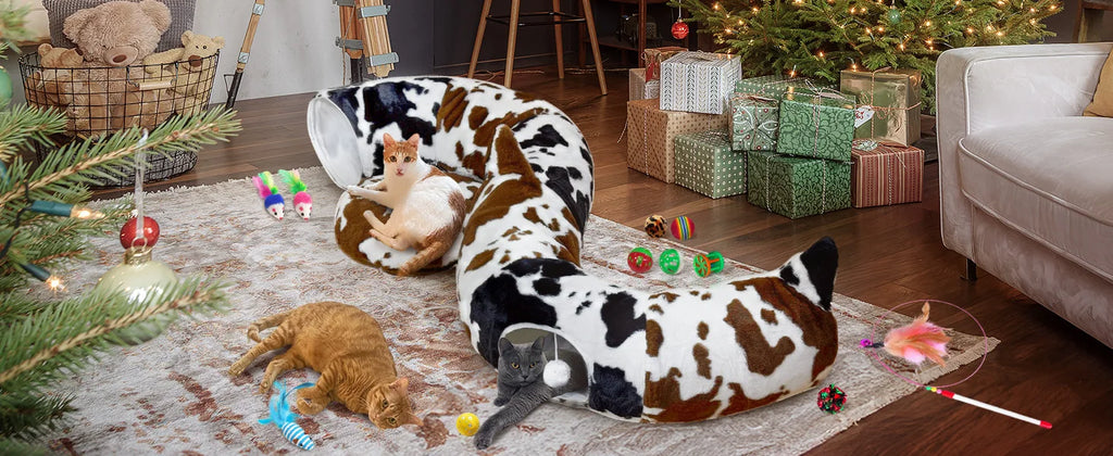 Christmas Cat Bed with Toys | Cozy Winter Pet House for Cats